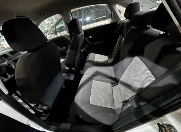 VOLKSWAGEN VENTO 1.6 STARTLINE - Image 8