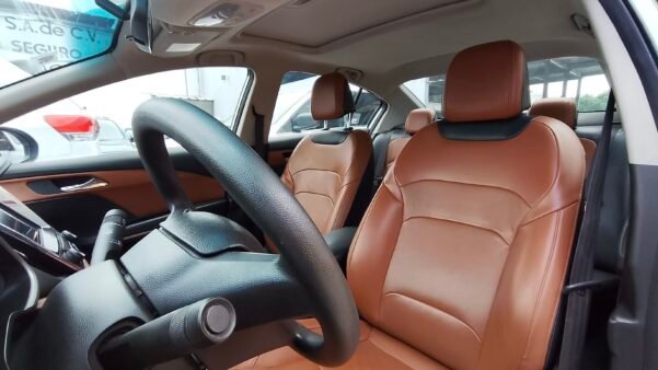 CHEVROLET CAVALIER PREMIER AUT - Image 6