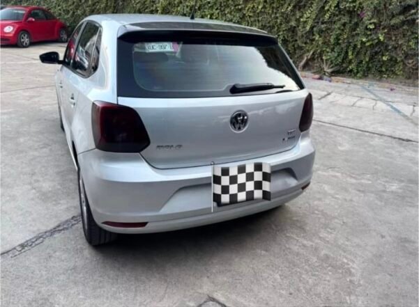 VOLKSWAGEN POLO 1.2 TSI AT - Image 3