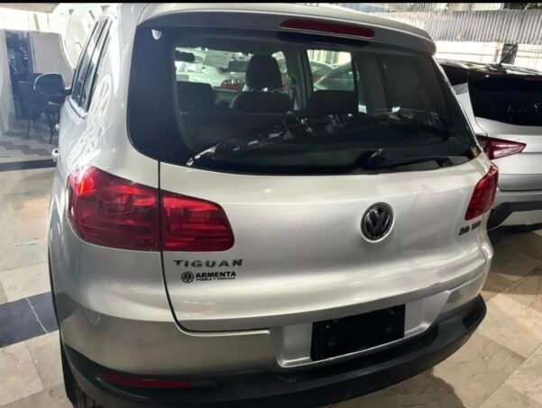 VOLKSWAGEN TIGUAN 2.0 NIVE AT - Image 11