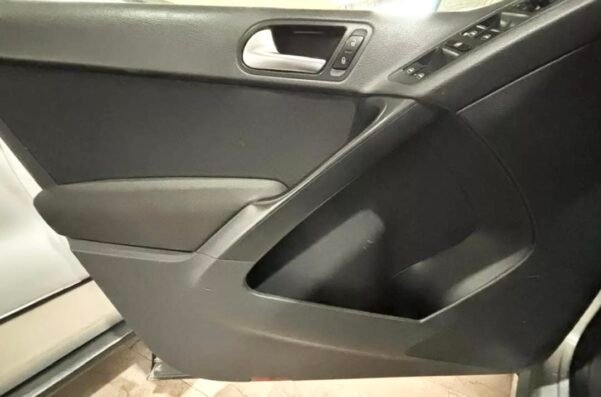 VOLKSWAGEN TIGUAN 2.0 NIVE AT - Image 3