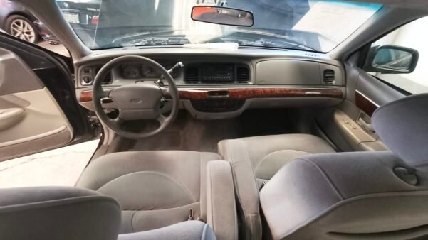 FORD GRAND MARQUIS - Image 3
