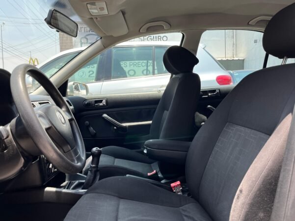 VOLKSWAGEN JETTA CLASICO CL AIRE STD - Image 4