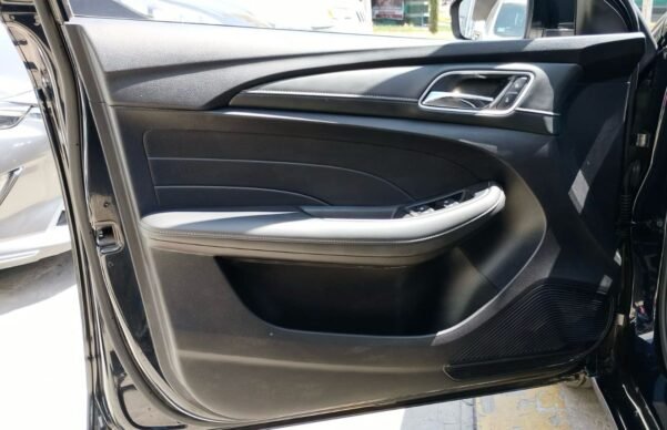 MG5 ELEGANCE AUT - Image 8