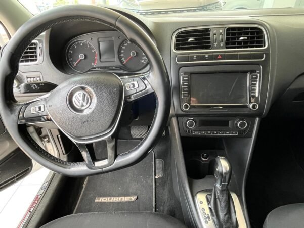 VOLKSWAGEN POLO 1.2 T DSG - Image 9