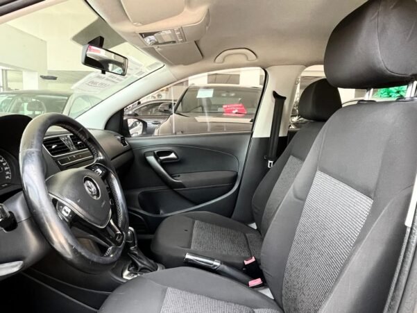 VOLKSWAGEN POLO 1.2 T DSG - Image 6