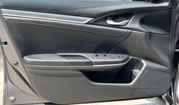 HONDA CIVIC TOURING AUT - Image 4