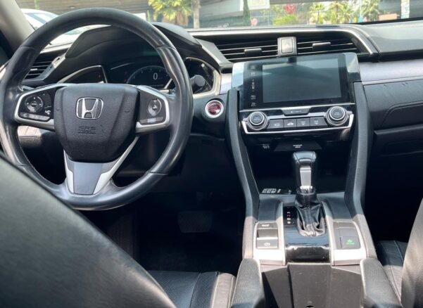 HONDA CIVIC TOURING AUT - Image 8