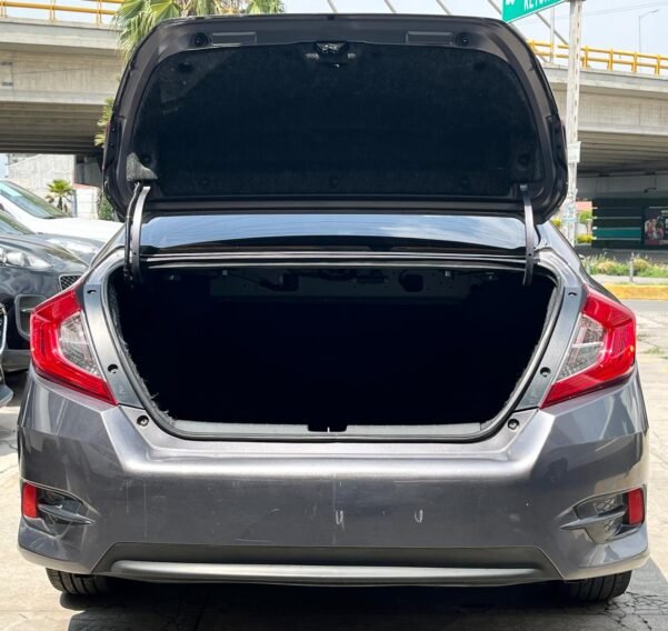HONDA CIVIC TOURING AUT - Image 11