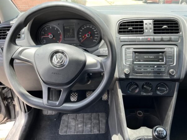 VOLKSWAGEN VENTO COMFORTLINE STD - Image 8
