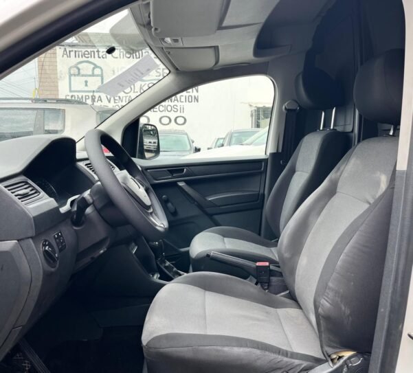 VOLKSWAGEN CADDY MAXI CARGO VAN STD - Image 5