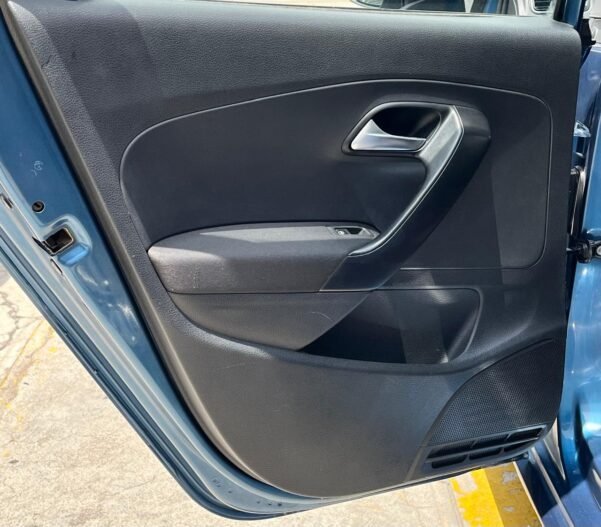 VOLKSWAGEN POLO COMFORTLINE STD - Image 7