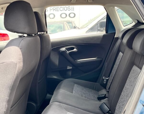 VOLKSWAGEN POLO COMFORTLINE STD - Image 8
