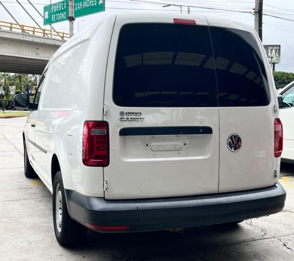 VOLKSWAGEN CADDY MAXI CARGO VAN STD - Image 9