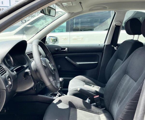 VOLKSWAGEN JETTA CLASICO CL AIRE STD - Image 5