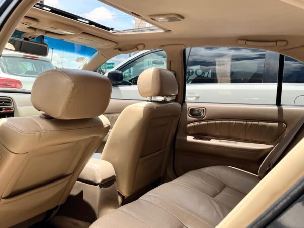 INFINITI I30 AUT - Image 12