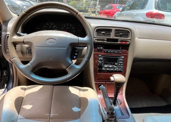 INFINITI I30 AUT - Image 13