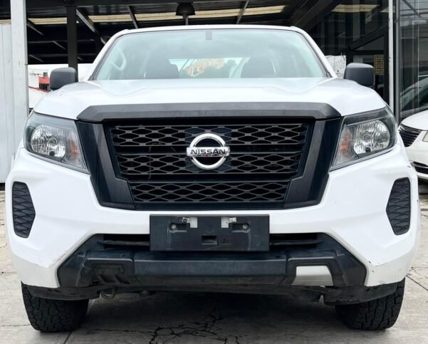 NISSAN NP300 FRONTIER SE STD