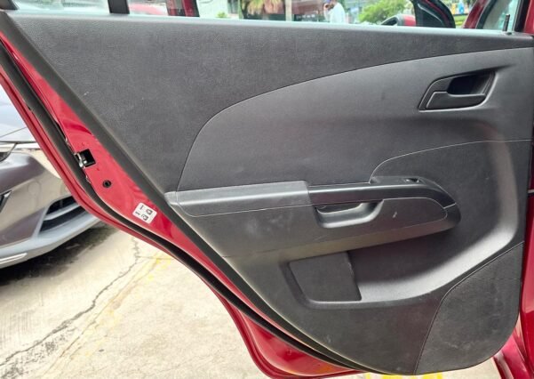 CHEVROLET SONIC LT AUT - Image 9