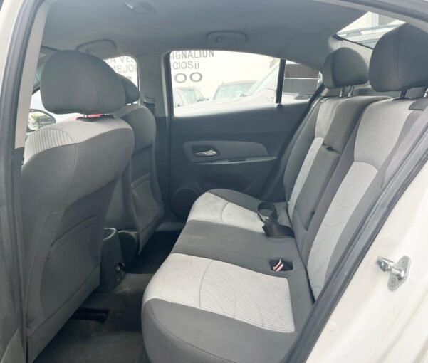 CHEVROLET CRUZE AUT - Image 8