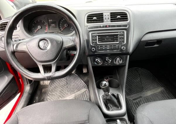 VOLKSWAGEN POLO COMFORTLINE STD - Image 11