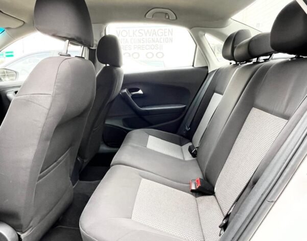 VOLKSWAGEN VENTO COMFORTLINE TIP - Image 10
