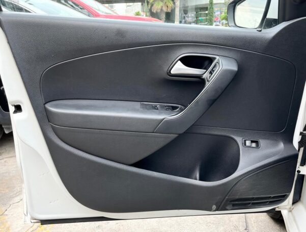 VOLKSWAGEN VENTO COMFORTLINE TIP - Image 4