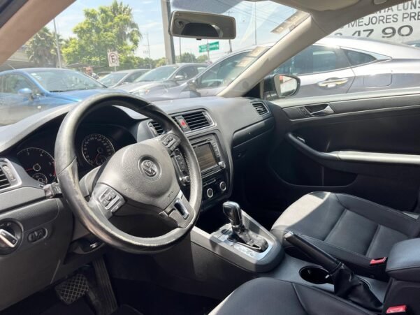 VOLKSWAGEN JETTA MK 2.0 TDI DSG - Image 8