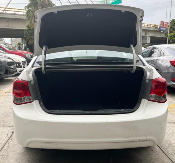 CHEVROLET CRUZE AUT - Image 13