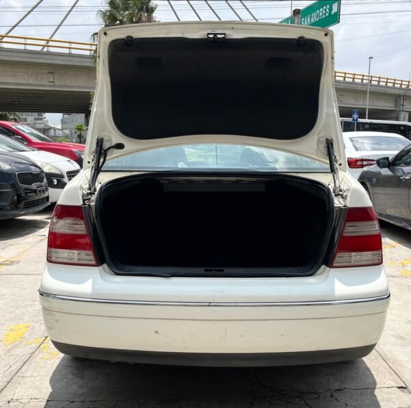 VOLKSWAGEN JETTA A4 GL STD - Image 11