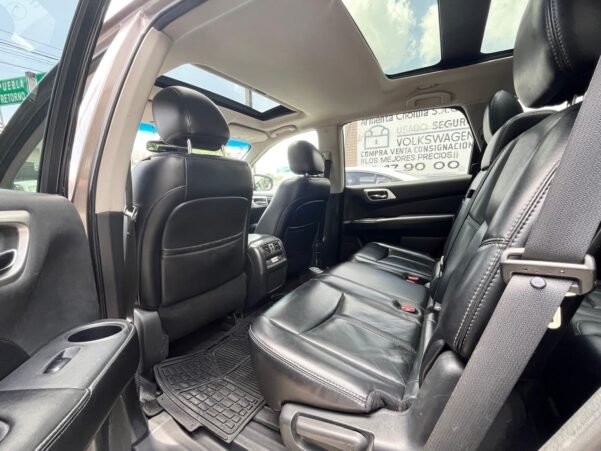 NISSAN PATHFINDER EXCLUSIVE AUT - Image 8