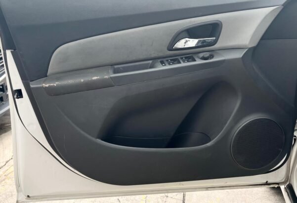 CHEVROLET CRUZE AUT - Image 4