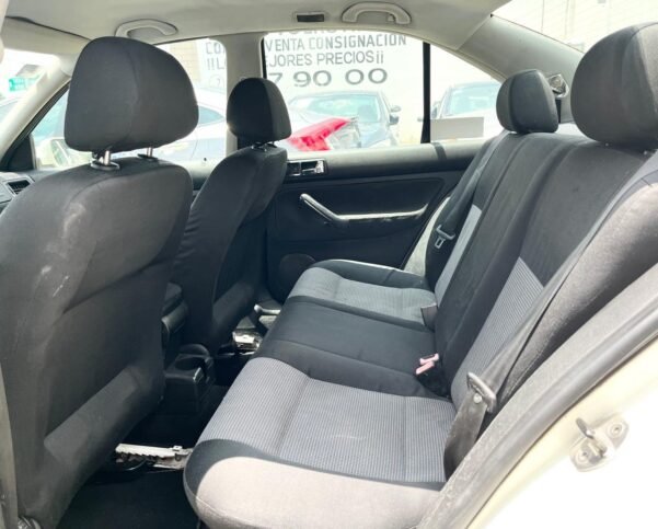 VOLKSWAGEN JETTA A4 GL STD - Image 4