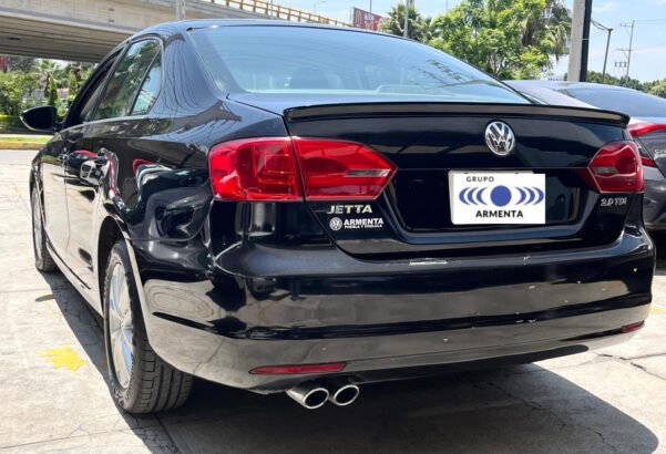 VOLKSWAGEN JETTA MK 2.0 TDI DSG - Image 12