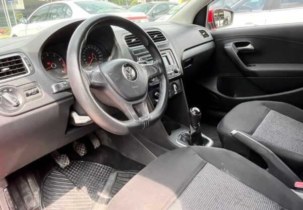 VOLKSWAGEN POLO COMFORTLINE STD - Image 6