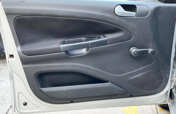 VOLKSWAGEN GOL COMFORTLINE STD - Image 4