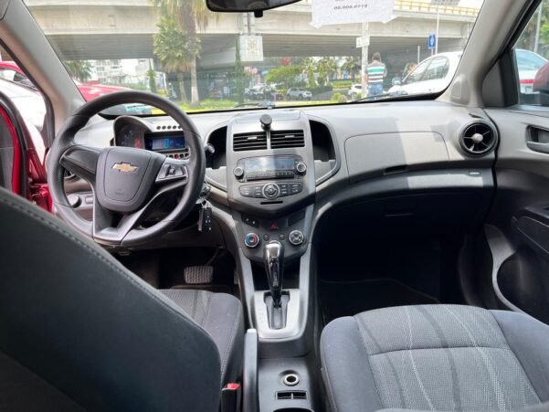 CHEVROLET SONIC LT AUT - Image 12