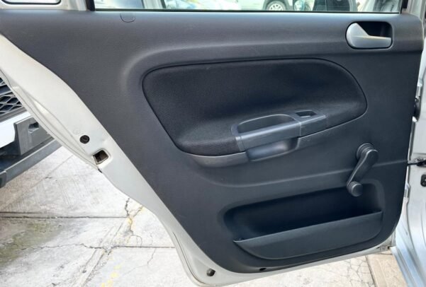 VOLKSWAGEN GOL COMFORTLINE STD - Image 9