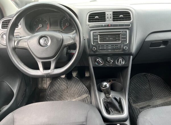 VOLKSWAGEN POLO COMFORTLINE STD - Image 8