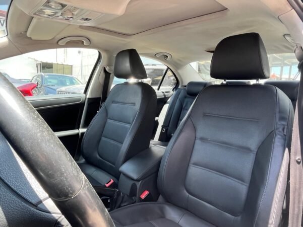 VOLKSWAGEN JETTA MK 2.0 TDI DSG - Image 6