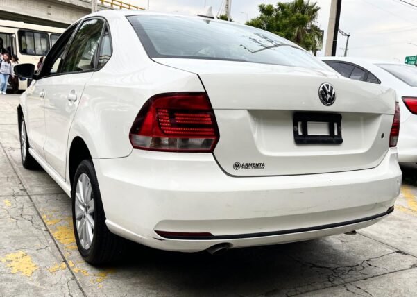 VOLKSWAGEN VENTO COMFORTLINE TIP - Image 12