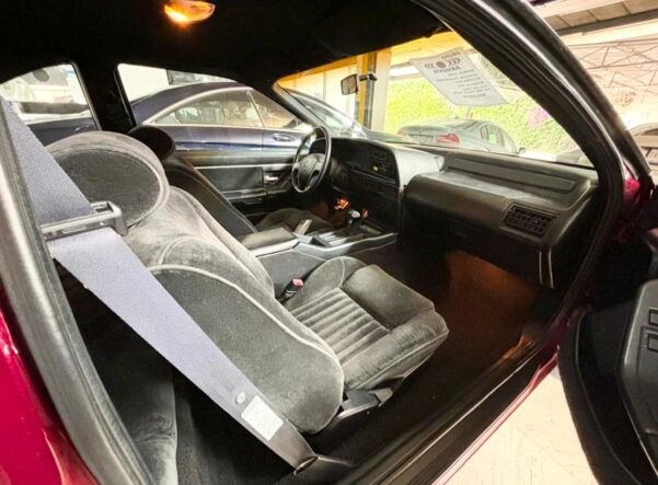FORD THUNDERBIRD AUT - Image 8