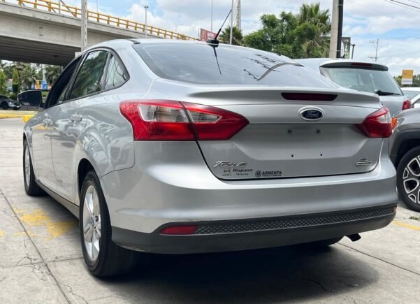 FORD FOCUS SE PLUS AUT - Image 13