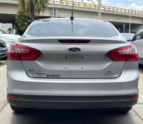 FORD FOCUS SE PLUS AUT - Image 15