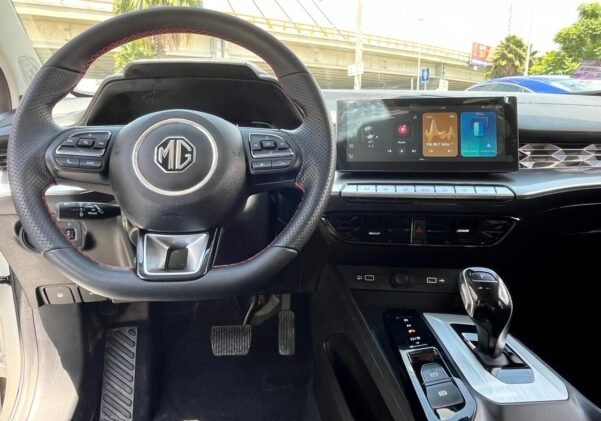 MG MG5 GT ALPHA - Image 13