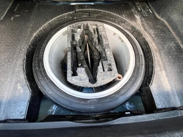 VOLKSWAGEN PASSAT COMFORTLINE AUT - Image 8