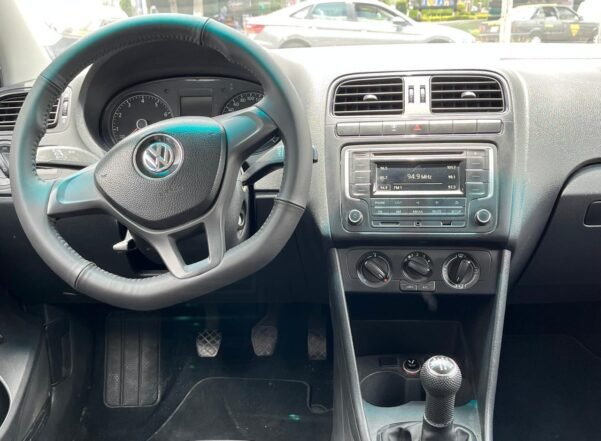 VOLKSWAGEN VENTO STARTLINE STD C/RINES - Image 10