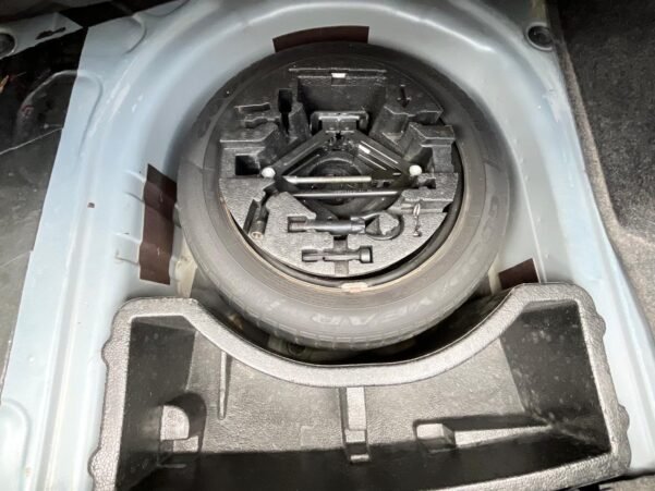 VOLKSWAGEN VENTO STARTLINE STD C/RINES - Image 17