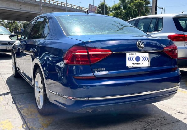VOLKSWAGEN PASSAT COMFORTLINE AUT - Image 13