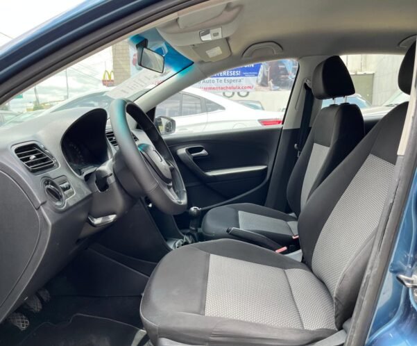 VOLKSWAGEN VENTO STARTLINE STD C/RINES - Image 5